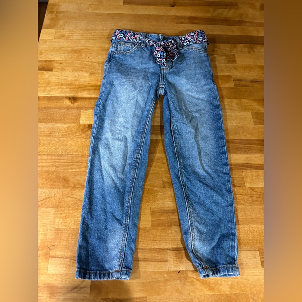 Denim&Co Light Blue girls Jeans - 4/5 cute flower belt!
